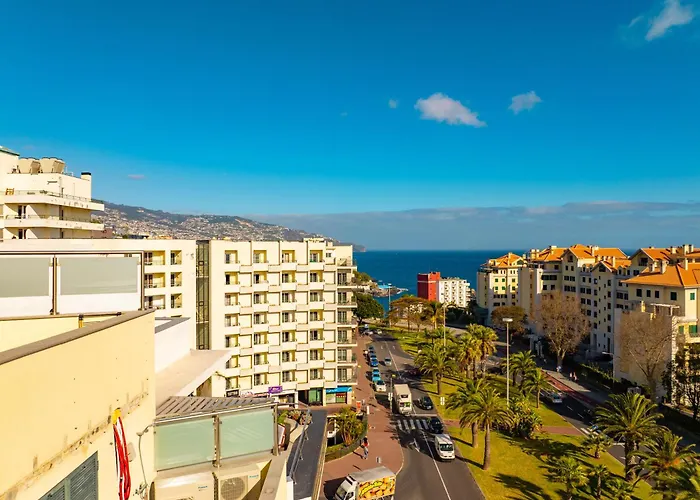 Two Bedroom With Balcony And Gorgeous View Over The Atlantic *