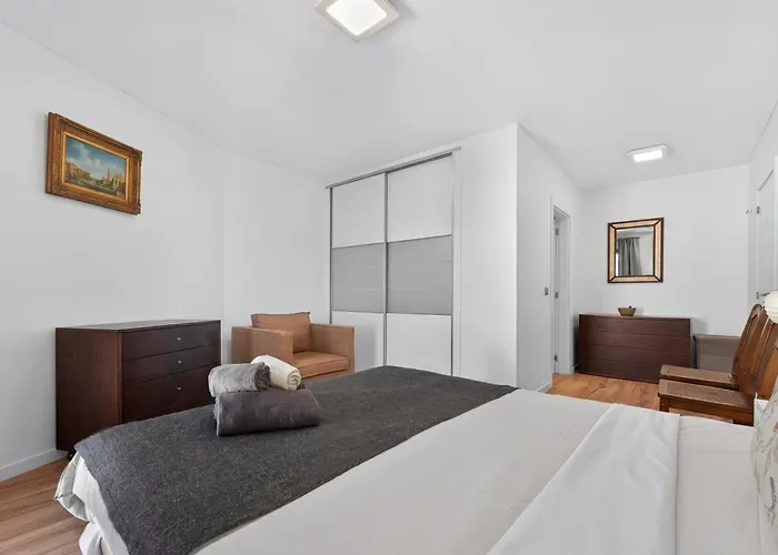 Two Bedroom With Balcony And Gorgeous View Over The Atlantic * فونشال