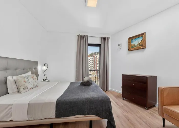 Two Bedroom With Balcony And Gorgeous View Over The Atlantic فونشال