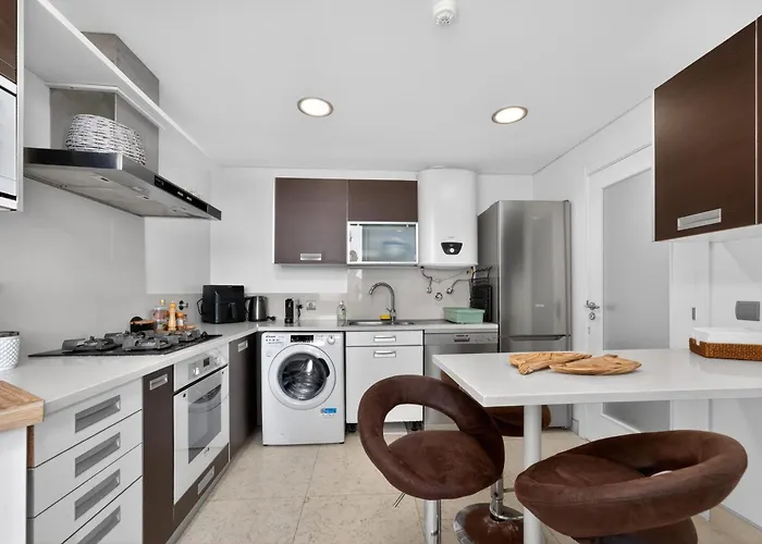 Two Bedroom With Balcony And Gorgeous View Over The Atlantic