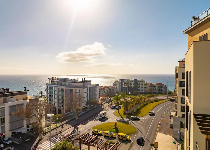 Two Bedroom With Balcony And Gorgeous View Over The Atlantic *