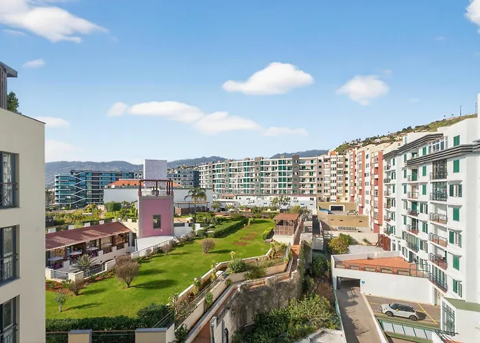 شقة Two Bedroom With Balcony And Gorgeous View Over The Atlantic *