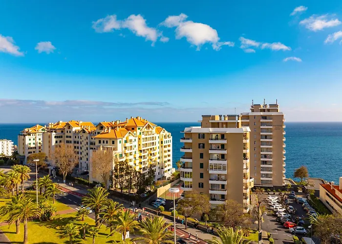 Two Bedroom With Balcony And Gorgeous View Over The Atlantic شقة فونشال