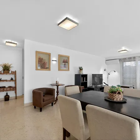Two Bedroom With Balcony And Gorgeous View Over The Atlantic شقة