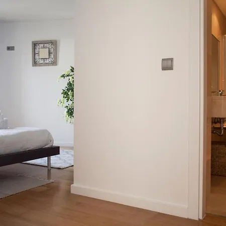 Two Bedroom With Balcony And Gorgeous View Over The Atlantic *