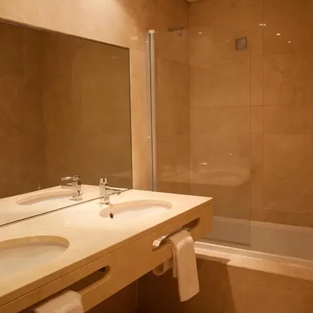 Two Bedroom With Balcony And Gorgeous View Over The Atlantic Apartment