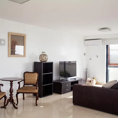 Two Bedroom With Balcony And Gorgeous View Over The Atlantic Apartment