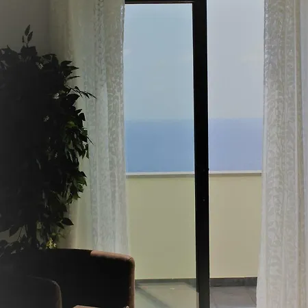 Apartmán Two Bedroom With Balcony And Gorgeous View Over The Atlantic *