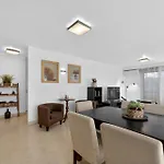 Two Bedroom With Balcony And Gorgeous View Over The Atlantic Lejlighed