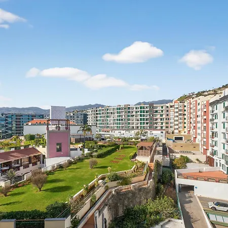 شقة Two Bedroom With Balcony And Gorgeous View Over The Atlantic *