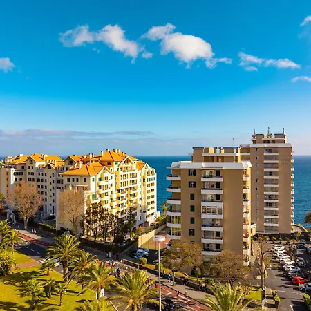 Two Bedroom With Balcony And Gorgeous View Over The Atlantic Apartament Funchal (Madeira)