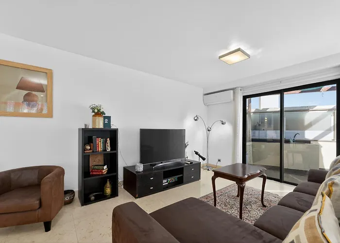 Two Bedroom With Balcony And Gorgeous View Over The Atlantic Apartament