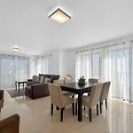 Two Bedroom With Balcony And Gorgeous View Over The Atlantic *